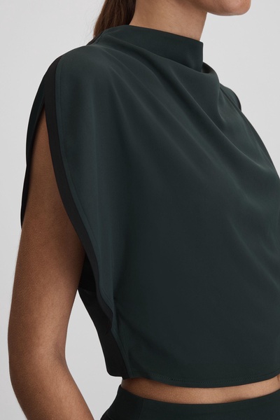 Asymmetric Contrast Trim Cropped Top in Green