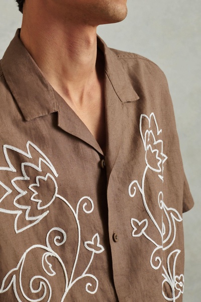 Linen Embroidered Cuban Collar Shirt in Tobacco Brown