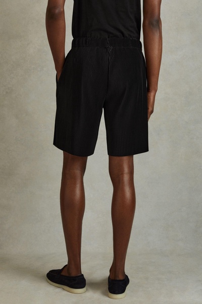 Elasticated Plisse Shorts in Black