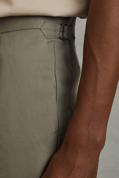 Cotton/Linen Blend Adjuster Shorts in Sage