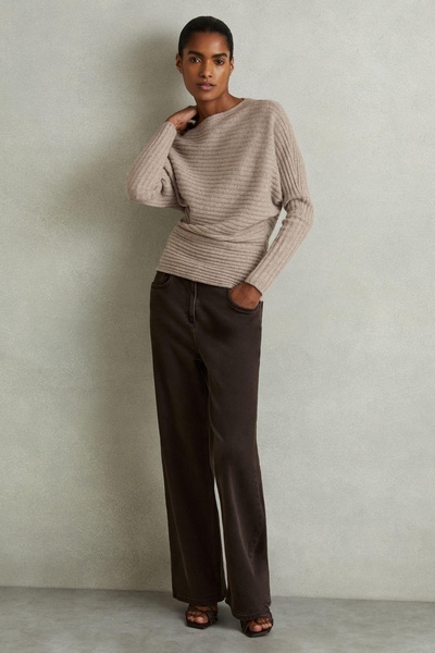 Wool-Cashmere Off-The-Shoulder Draped Jumper in Neutral