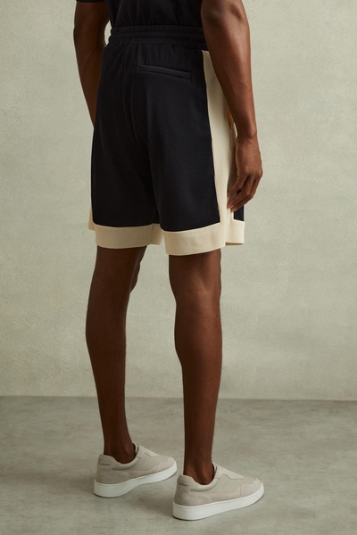 Colourblock Plisse Drawstring Shorts in Off White/Navy