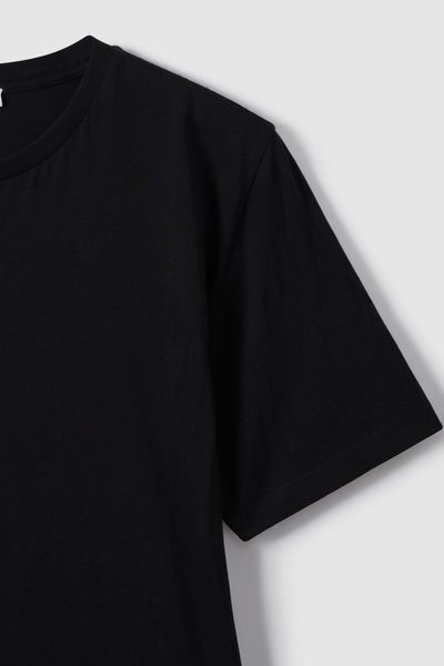 Crew Neck T-Shirt in Black