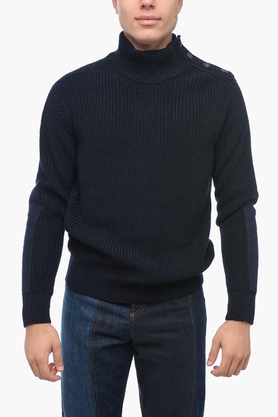 wool blend pullover with buttoned neck and cloth patches