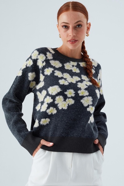 Stella Flower Patterned Pullover In Antracite / Ecru