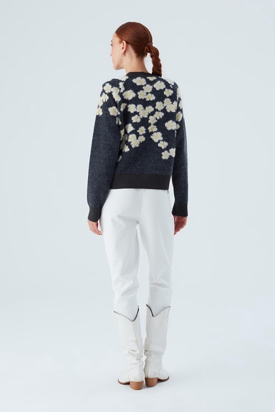 Stella Flower Patterned Pullover In Antracite / Ecru