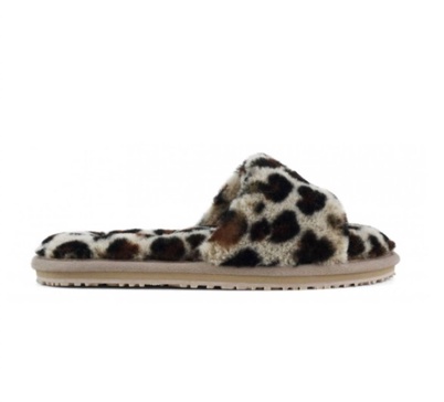 women's fuzzy slide slippers in leopard