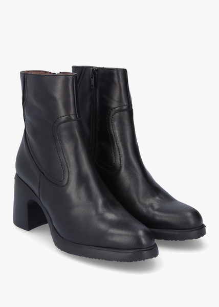 Min Black Leather Block Heel Ankle Boots