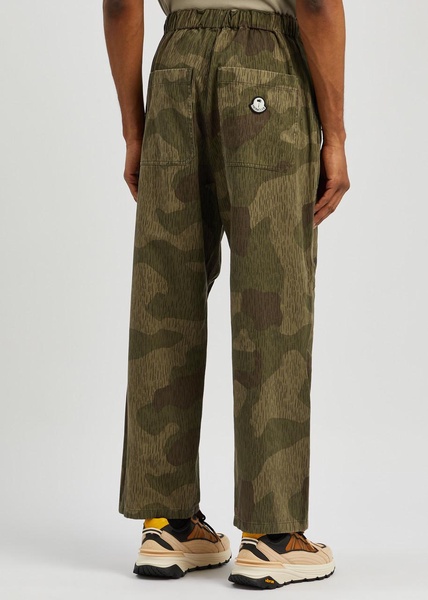 8 Moncler Palm Angels camouflage cotton trousers 