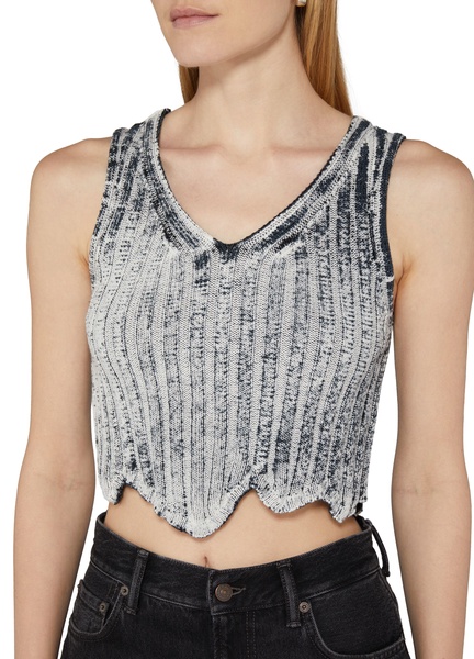 Sleeveless knitted top