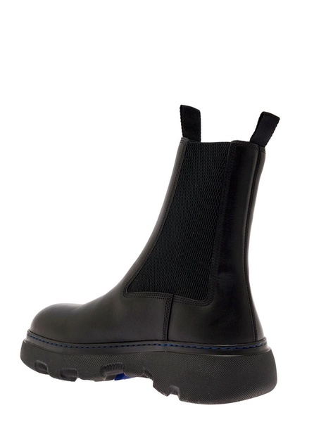 Black Slip-On Chelsea Boots with Contrasting Stitching in Leather Man