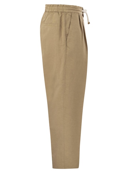 Brunello Cucinelli Leisure Fit Trousers In Linen And Cotton Gabardine