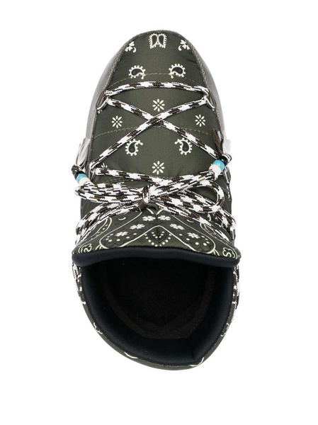 bandana-print snow boots