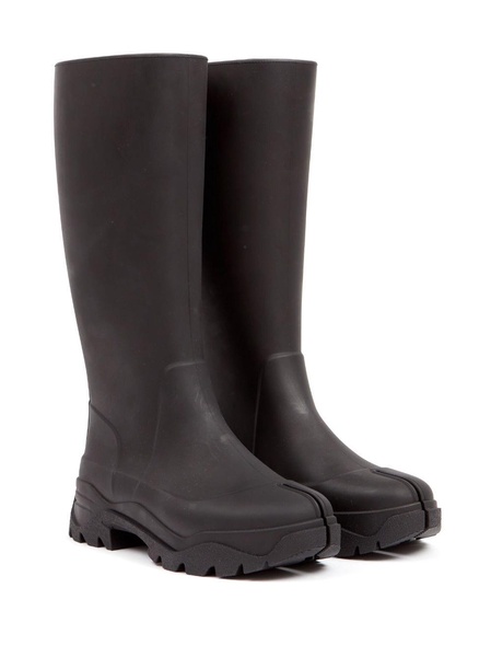 Tabi rain boots