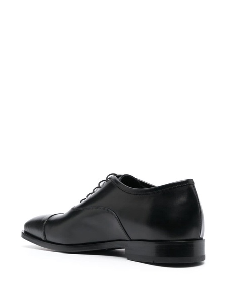 lace-up oxford shoes