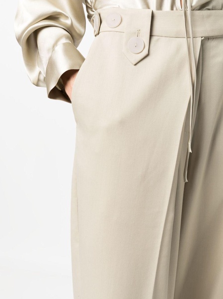 The Bermuda pleated trousers