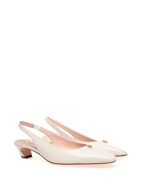 Emblem-plaque slingback leather pumps