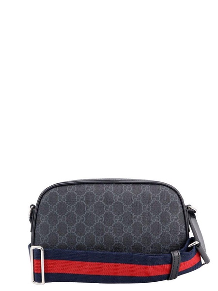 Gucci GG Supreme Zipped Messenger Bag