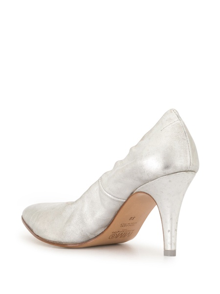 metallic low-heel pumps