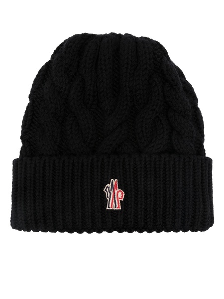 logo-patch cable-knit beanie