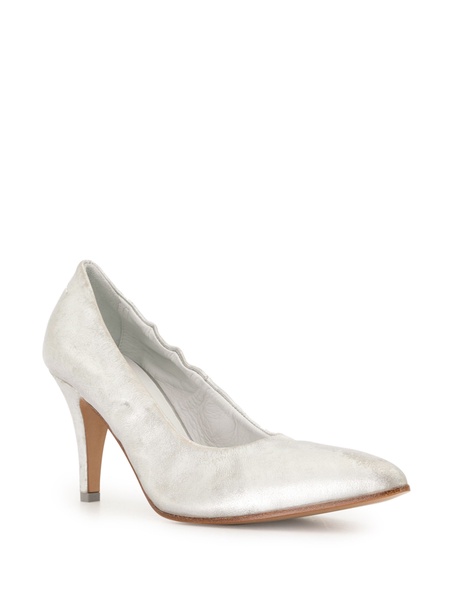 metallic low-heel pumps