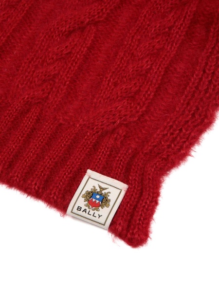 crest-logo cable-knit scarf