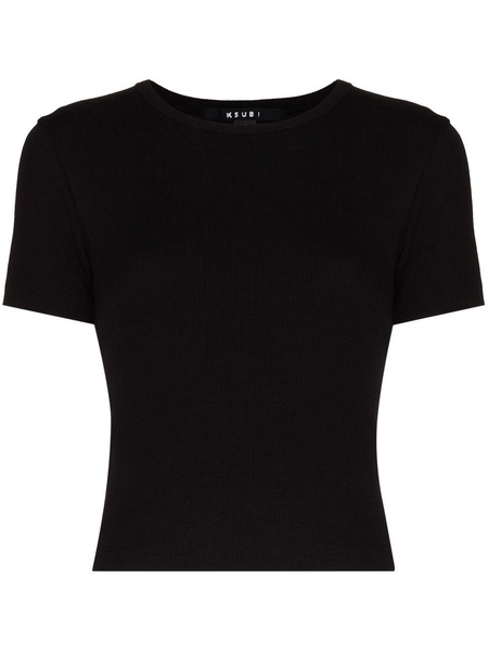 short-sleeved cropped T-shirt