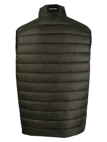 quilted-finish zip-up vest