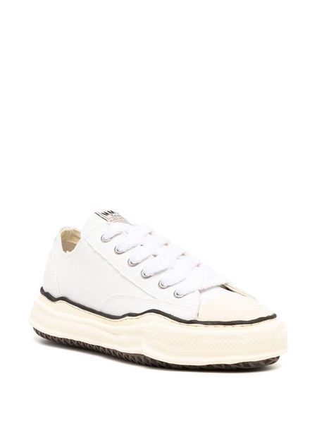 low-top canvas sneakers 