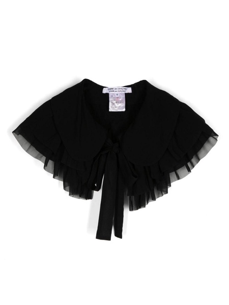 ruffled collar