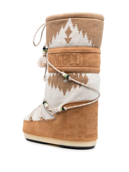 lace-up snow boots