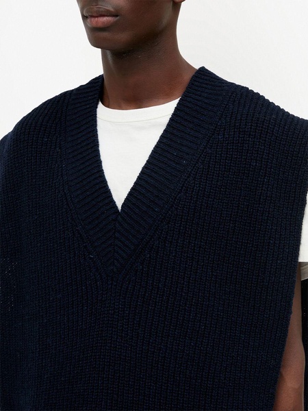 V-neck knitted vest