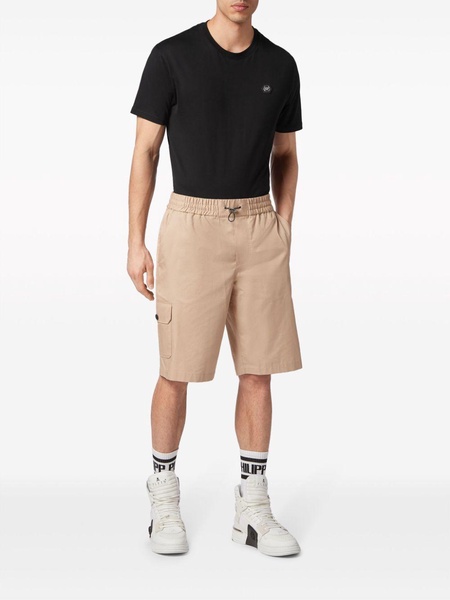 toggle-fastened cargo shorts