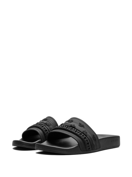 Bandana Chain Molded "Black" slides