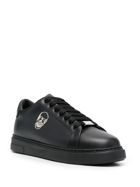 Skull-plaque low-top sneakers