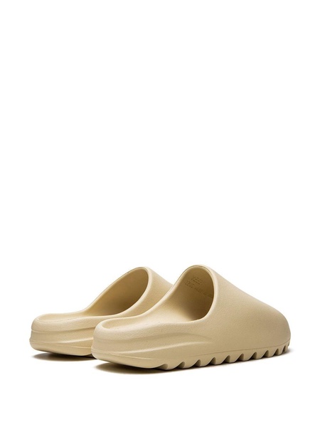 YEEZY "Bone (2022 Restock)" slides