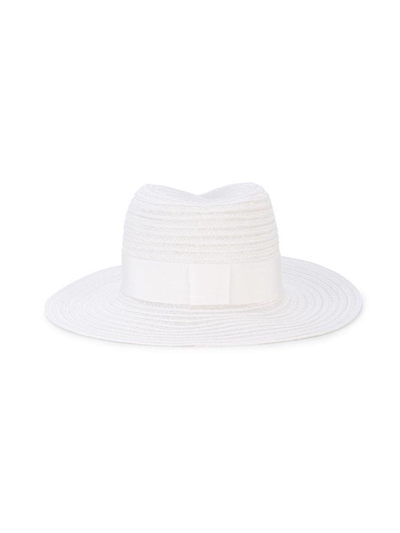 Virginie hat