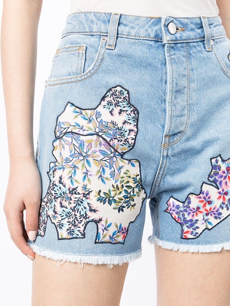 floral-print denim shorts