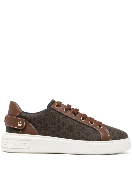 low-top panelled sneakers