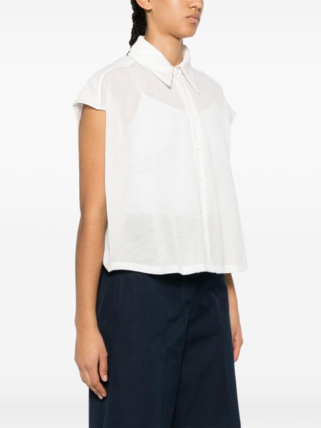 fine-knit sleeveless shirt