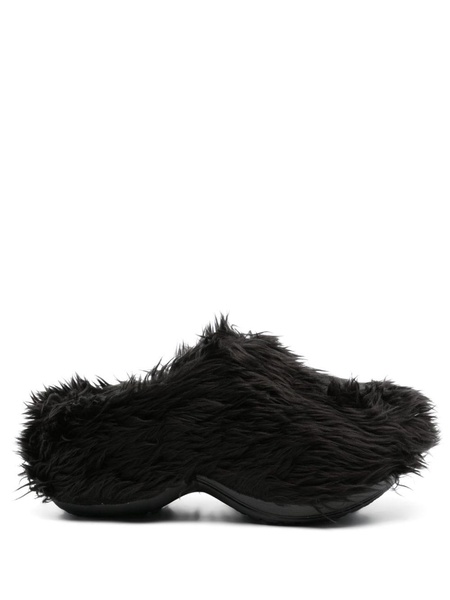 x Crocs faux fur slides