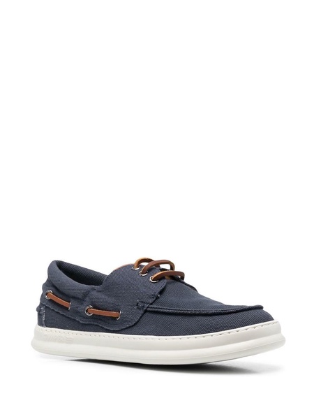 Runner Four boat shoes