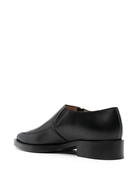 pointed-toe leather loafers