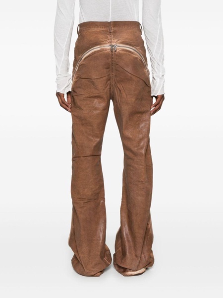 zip-detailed tapered jeans