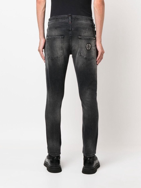 distressed skinny jeans 