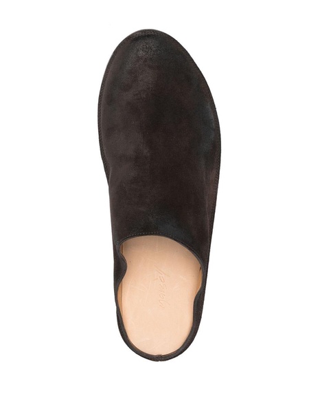 round toe suede slippers