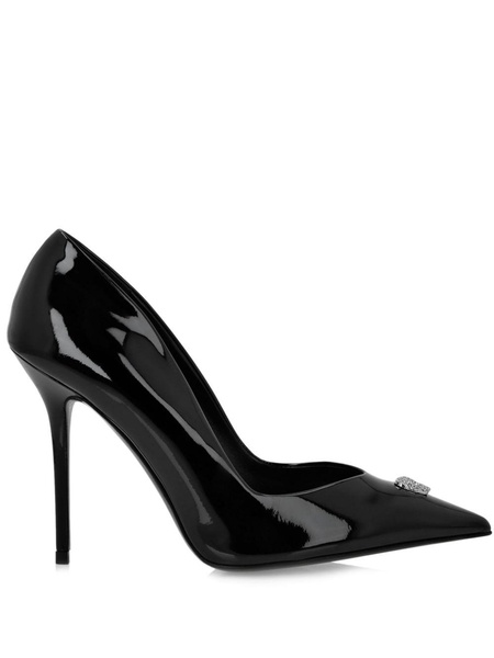 skull-appliqué patent-leather pumps