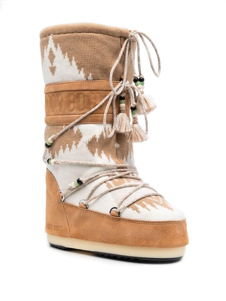 lace-up snow boots