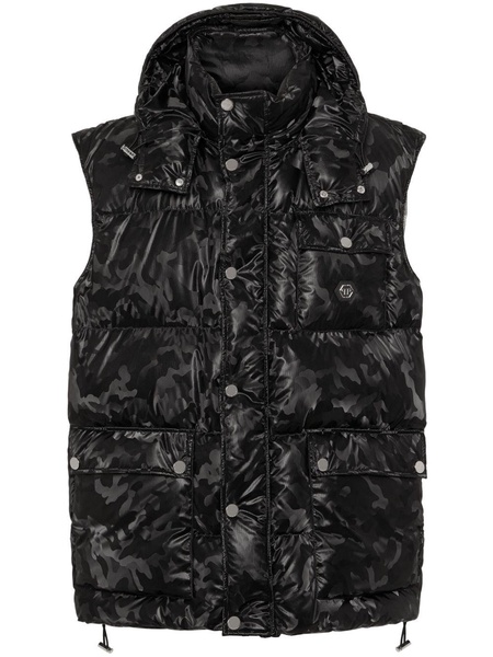 camouflage-print hooded puffer gilet