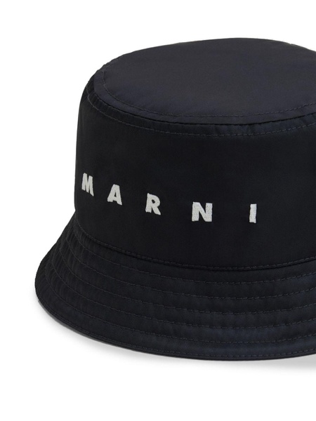 logo-embroidered bucket hat